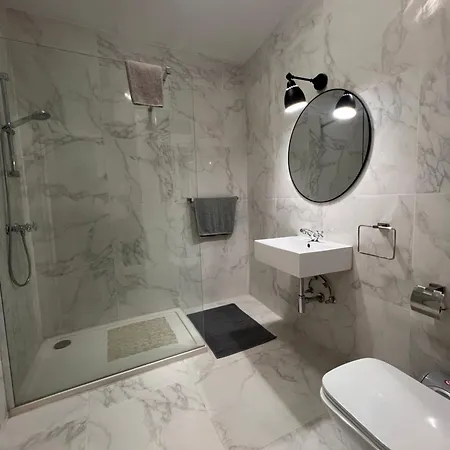 Beachfront Twin St. Paul's Bay